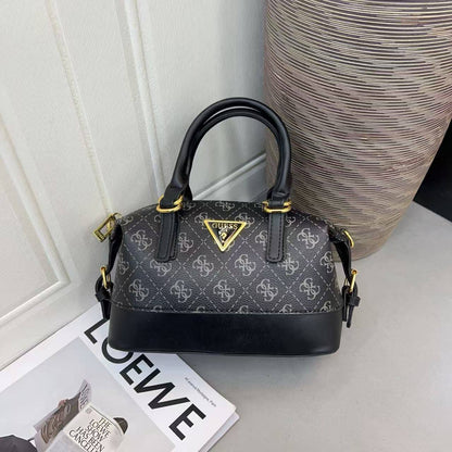Guess
65 dhs💓

Zain232
♥️♥️♥️