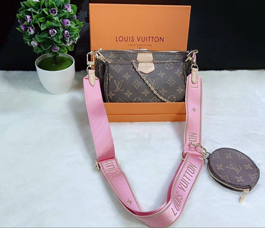 LV
3 in 1 
80 dhs🪙🌨️

with box
🎁🎁🎁

Zain90
♥️♥️♥️