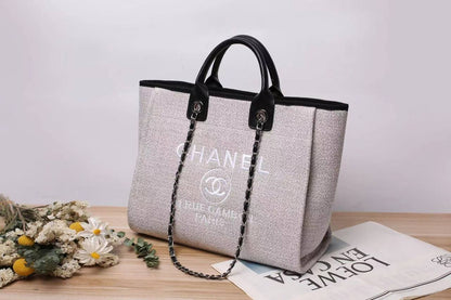 Chanel
110 dhs✅

Zain143
♥️♥️♥️
