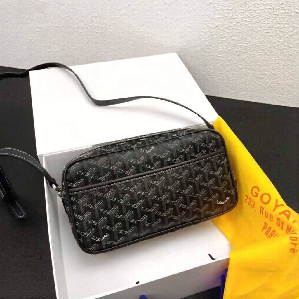 GOYARD 
SLING BAG 
UNISEX
 HIGH QUALITY 
WITH BOX
🎁🎁🎁

100 dhs✅

Zain295
♥️♥️♥️