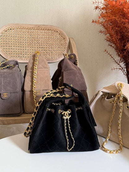 New collection✨✨✨
CHANEL
25cm
380 dhs🪙💚
Top quality 
With box🎁

Zain167
♥️♥️♥️