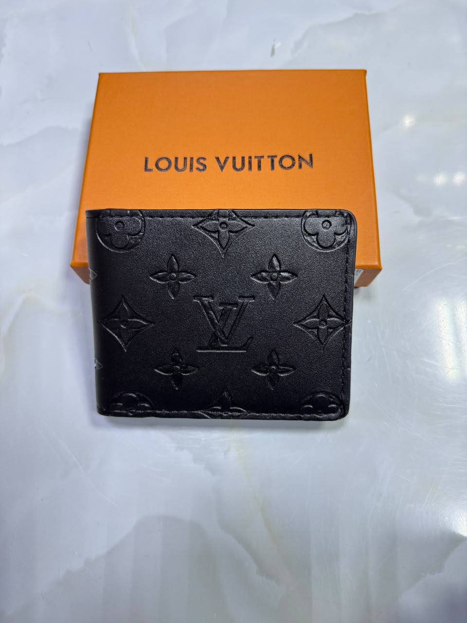 LV-men's 
wallet

With box 
30 dhs🇦🇪🇦🇪

Zain50
♥️♥️♥️