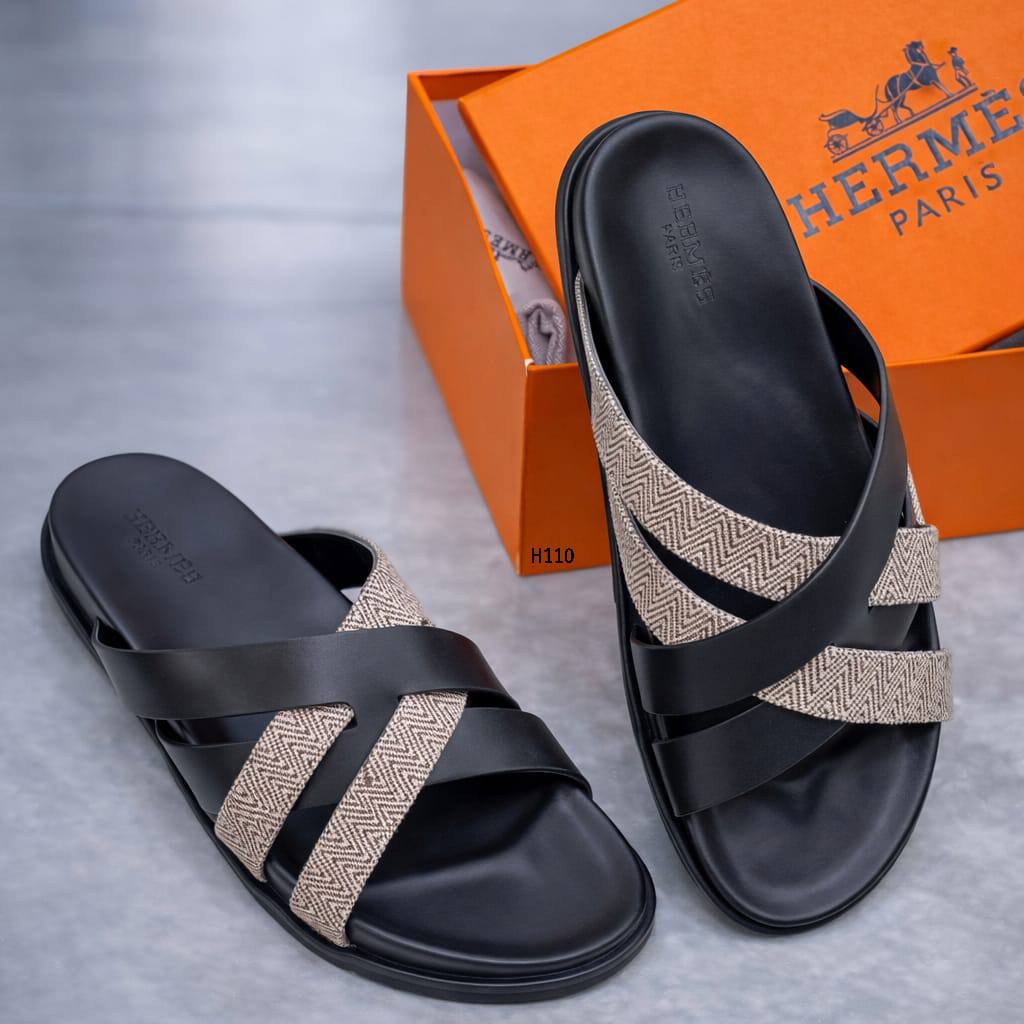 HERMES SANDAL FOR MEN

SIZES: 39 to 46 
WITH BOX & BAG
🎁🎁🎁

140 dhs❣️

Zain58
♥️♥️♥️