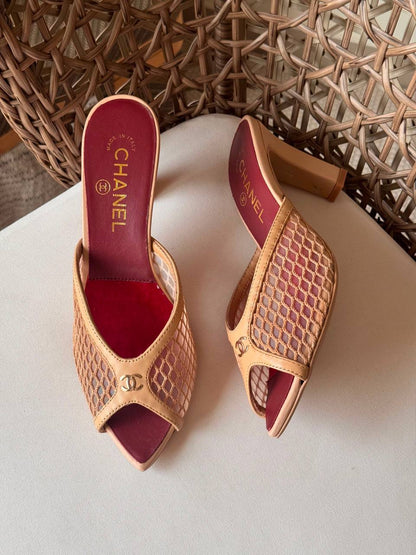 CHANEL
✨ New Collection
👠 36–41
💎 Premium Quality
🔥 Super Master
450 dhs✅

Zain198
♥️♥️♥️