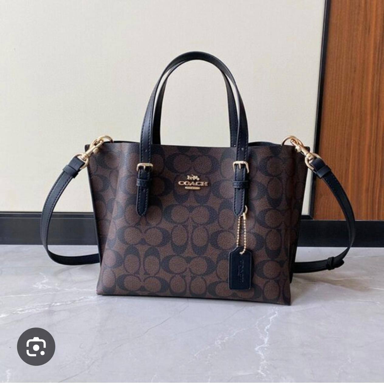 COACH 
95 dhs🪙🌨️
SIZE 25 CM 

With BOX
🎁🎁🎁

Zain200
♥️♥️♥️