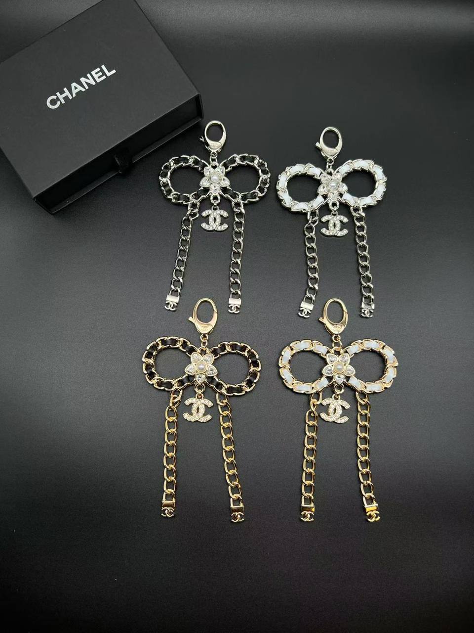 Key Chain 
Master quality 💯
With normal boxes 🗃️ 
50 dhs💓
With master box 📦 
65 dhs💓

Zain216
♥️♥️♥️