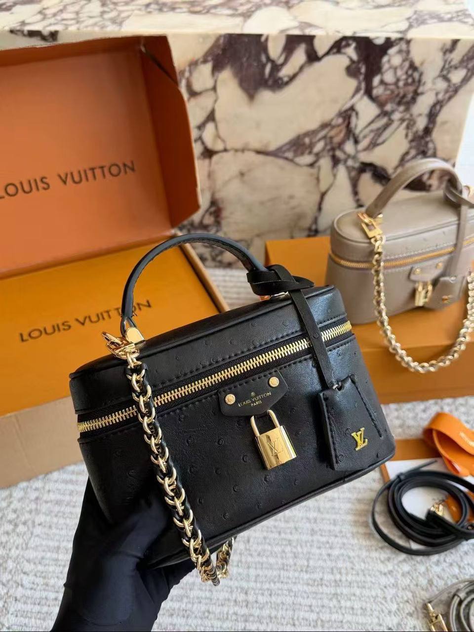 LV
Master🌺🌺
290 dhs✅

Zain228
♥️♥️♥️