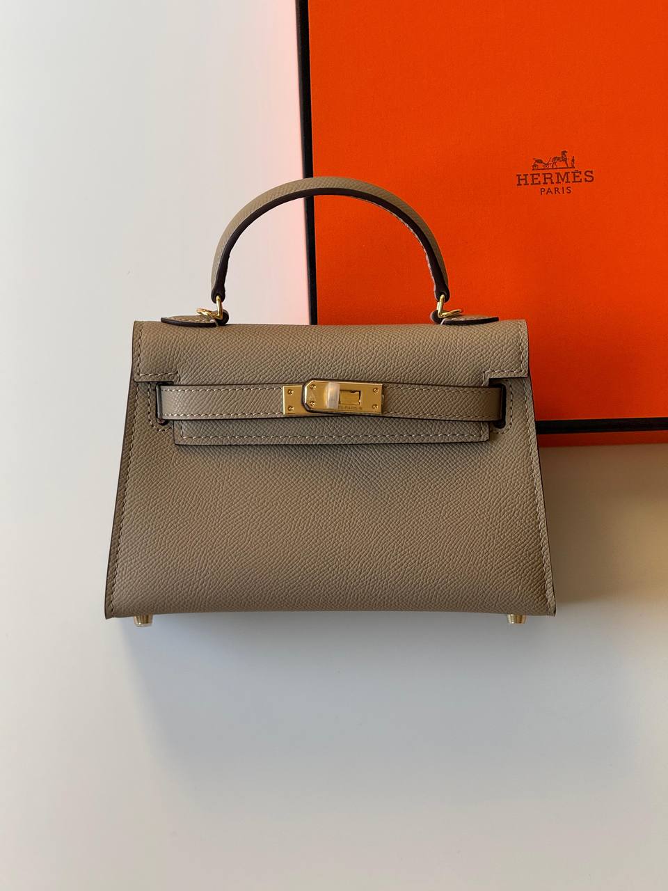 Hermes
minikelly 19cm💕
master quality😍with box❤️
340 dhs❤️💚❤️💚

Zain52
💚❤️💚