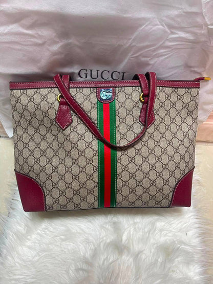 Gucci
85 dhs✅

Zain219
♥️♥️♥️