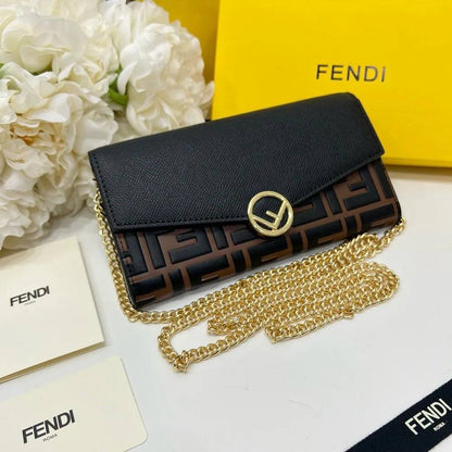 FENDI

Best quality 
with box

95 dhs🇦🇪🇦🇪

size 22CM

Zain290
♥️♥️♥️