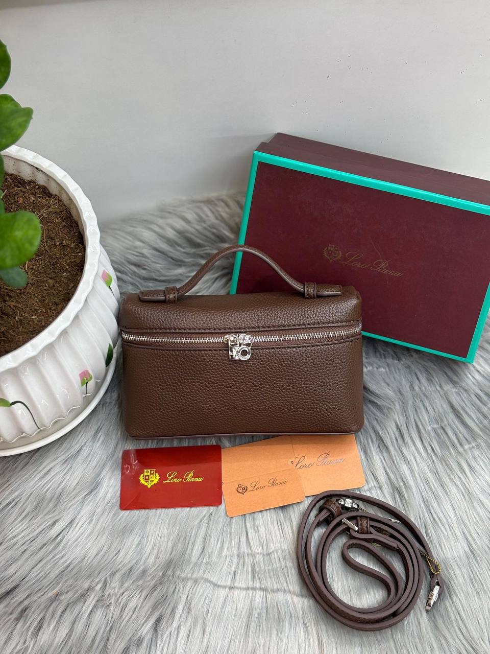 Loro Piana
with box
🎁🎁🎁

90 dhs✅

Zain244
♥️♥️♥️