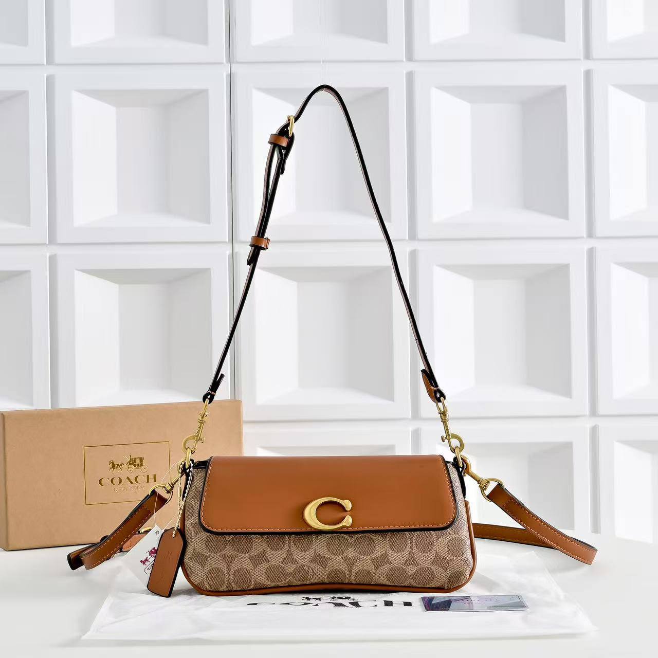 Coach
Withbox
95 dhs🇦🇪🇦🇪

Zain143
♥️♥️♥️