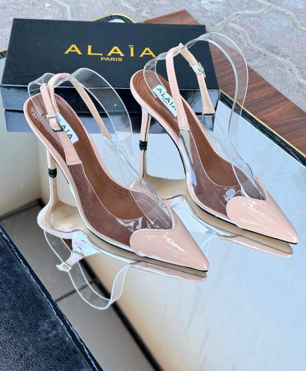 Alaia 
Size 36 to 41
115 dhs🪙💚

Zain21
♥️♥️♥️