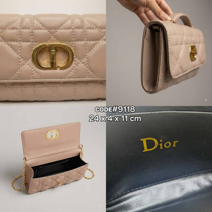 Dior
ᴄᴀʀᴏ ᴅɪᴏʀ ғʟᴀᴘ ᴄʟᴜᴛᴄʜ
ɪɴ ᴛᴏᴘ ʜᴀɴᴅʟᴇ ʙᴀɢ
ʜᴀs ʟᴏɴɢ ɢᴏʟᴅ ᴄʜᴀɪɴ  sᴛʀᴀᴘ
ɪɴ ᴛᴡɪsᴛ ʟᴏɢᴏ ʟᴏᴄᴋ 
sɪᴢᴇ: 24 cm
ᴡɪᴛʜ BOX

75 dhs🇦🇪🇦🇪

Zain31
♥️♥️♥️