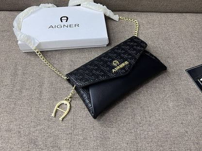 Aigner
85 dhs💓
with box
size 20cm

Zain28
♥️♥️♥️