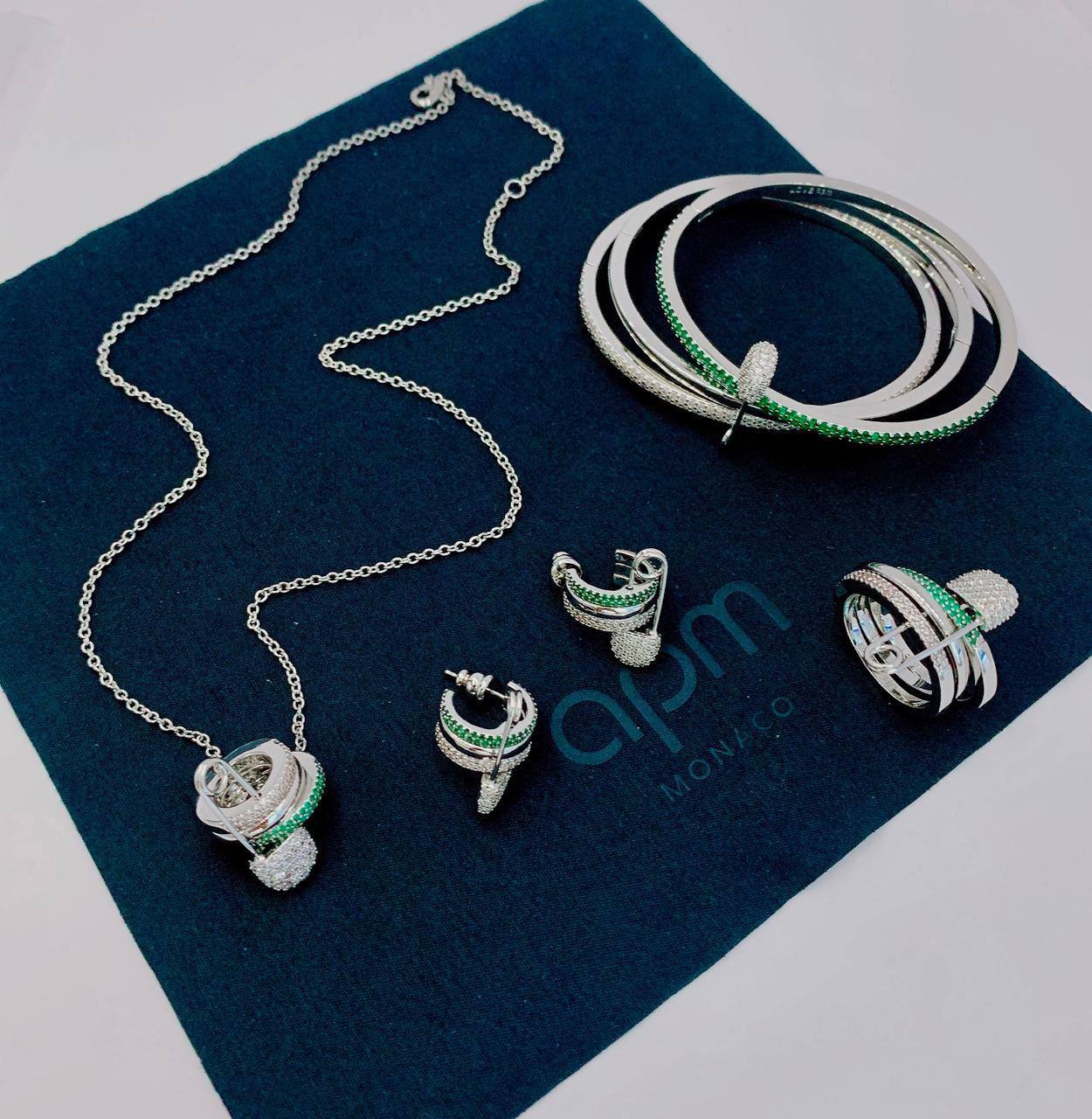 APM SET 
✨💫MASTER
FULL SET 
250 DHS✅
WITH BOX AND PAPER BAG🎁🛍️

Zain89
♥️♥️♥️