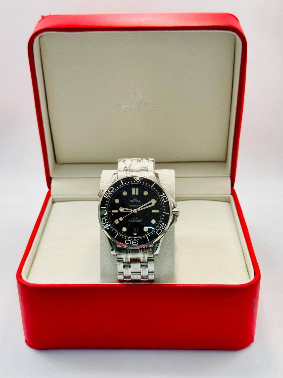 Omega Men  
Master quality*🤩🤩
*Automatic*
260 dhs👑

Zain08
♥️♥️♥️