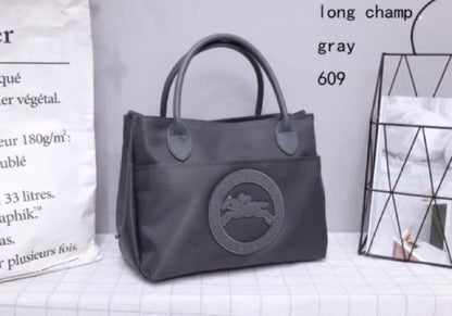 AVAILABLE

 LONGCHAMP 

HIGH QUALITY 🎁

85 dhs🇦🇪🇦🇪

Zain169
♥️♥️♥️