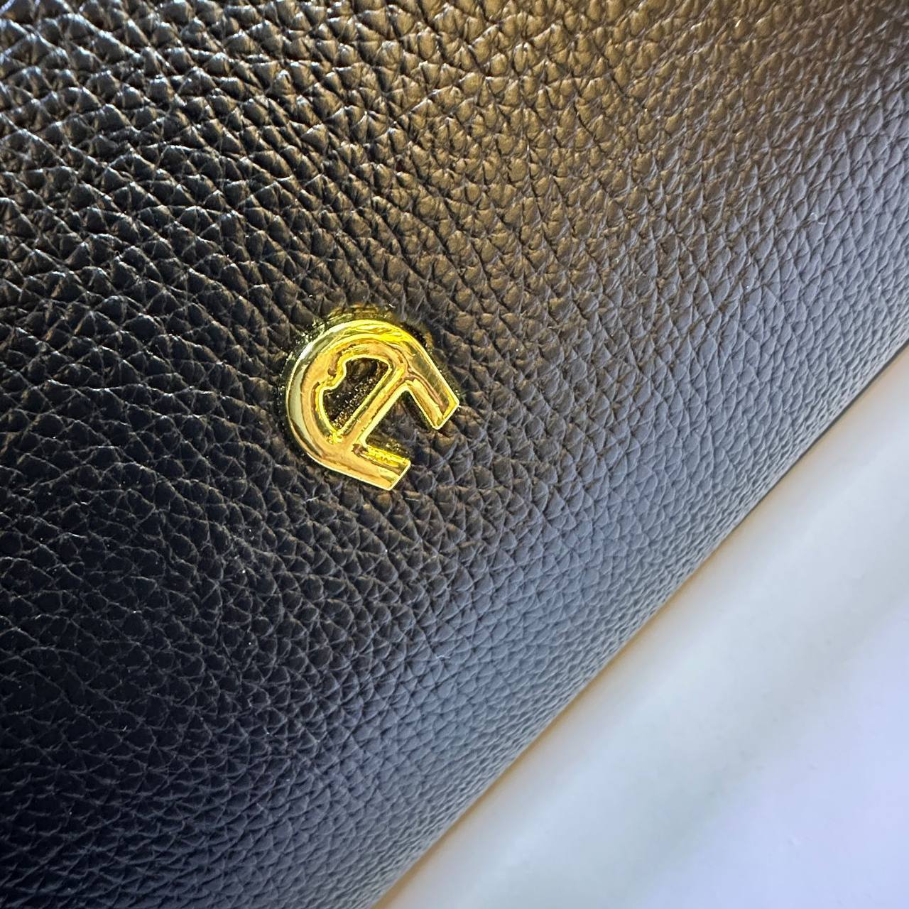 CELINE 
HIGH QUALITY
130 dhs✅

Zain39
♥️♥️♥️
