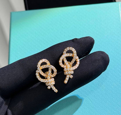 TIFFANY
Necklace &Earing 
Master 
With normal box 🎁
100 dhs🇦🇪🇦🇪


With master box💫
120 dhs🇦🇪🇦🇪


Zain263
♥️♥️♥️