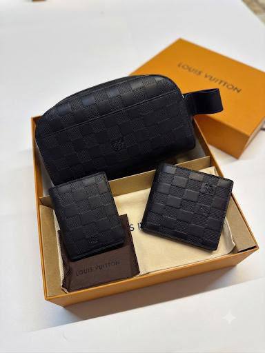 NEW CAME
POUCH & WALLET SET
GOOD QUALITY
110 dhs🇦🇪🇦🇪

Zain40
♥️♥️♥️