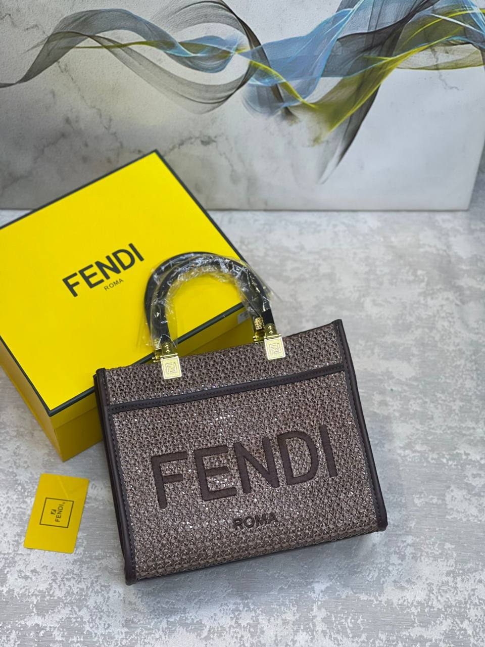 Fendi
130 dhs✅

With box
🎁🎁🎁

Zain175
♥️♥️♥️