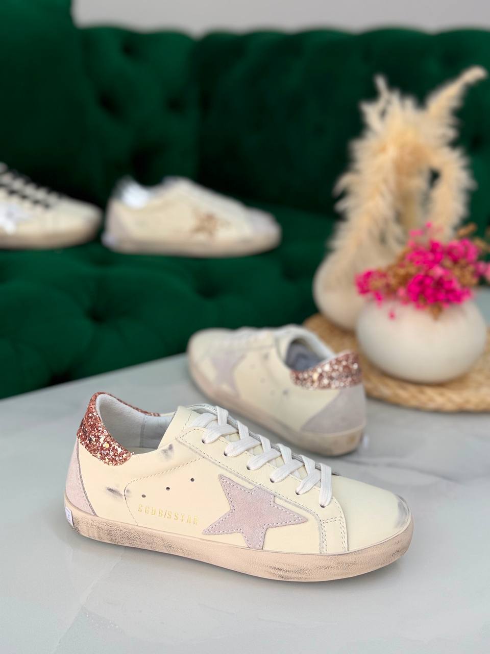Golden goose
Vip quality 
Size:36 to 41
450 dhs🇦🇪🇦🇪

Zain113
♥️♥️♥️