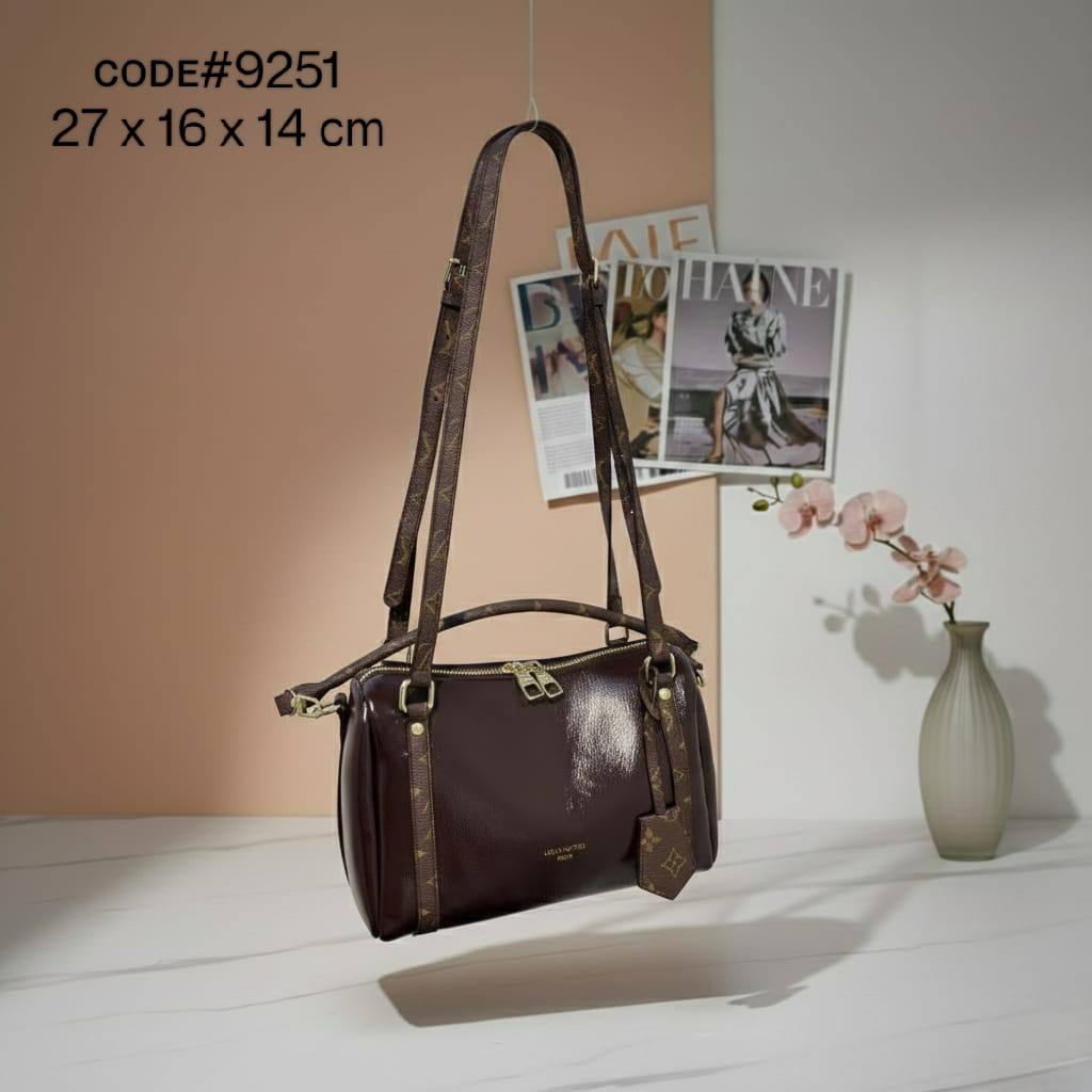 LV  ᴇxᴘʀᴇss
ᴘᴍ ʜᴀɴᴅʙᴀɢ / sʜᴏᴜʟᴅᴇʀ ʙᴀɢ
ᴍᴏɴᴏɢʀᴀᴍ ᴄᴀɴᴠᴀs ᴍᴀᴛᴇʀɪᴀʟ
sɪᴢᴇ : 27 cm

70 dhs✅

Zain31
❣️❣️❣️