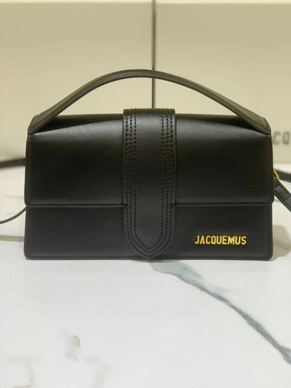 Jacquemus
Master
240 dhs✅

Zain131
♥️♥️♥️