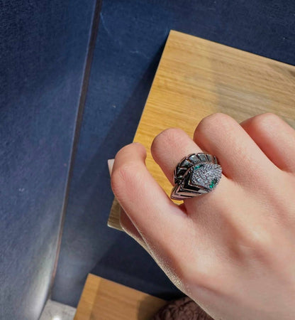 APM SET
Necklace ✨
Earring 🐦‍🔥
Bracelet 🔥
Ring 💍 available size👇
6,7,8,9
With normal boxes 📦 
350 dhs✅

With good box 🗃️ 
370 dhs✅

Zain216
♥️♥️♥️