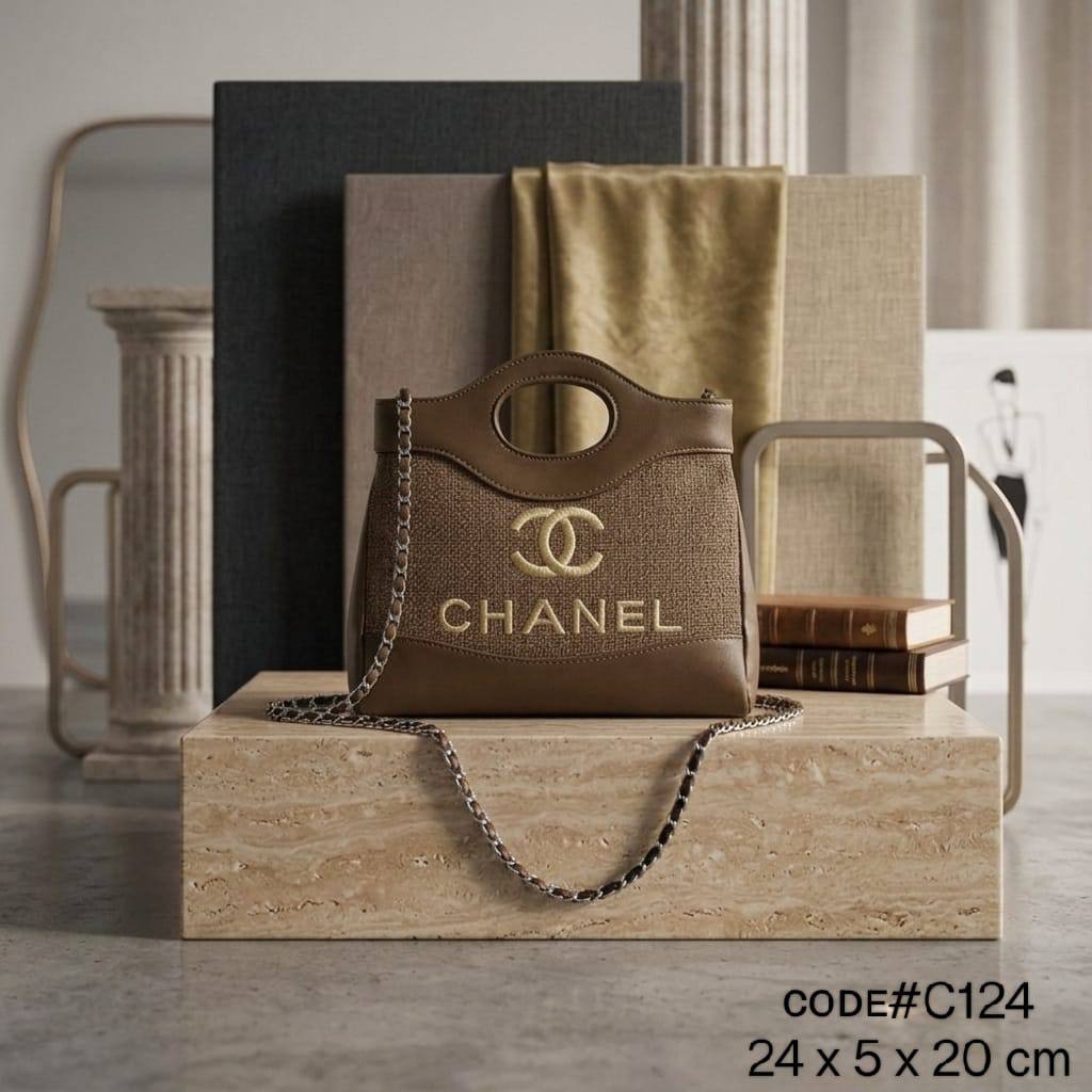 CHANEL ᴛᴡᴇᴇᴅ ʜᴀɴᴅ ʙᴀɢ
ғᴇᴀᴛᴜʀɪɴɢ ᴄᴜᴛ - ᴏᴜᴛ ᴛᴏᴘ ʜᴀɴᴅʟᴇ
ᴡɪᴛʜ ʟᴏɴɢ ᴄʜᴀɪɴ ʙᴇʟᴛ sᴛʀᴀᴘ
sɪᴢᴇ : 24 cm

65 dhs✅

Zain31
♥️♥️♥️