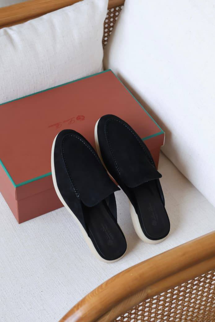 Loro Piana
High Quality
size 40to46 
300 dhs✅

Zain310
♥️♥️♥️