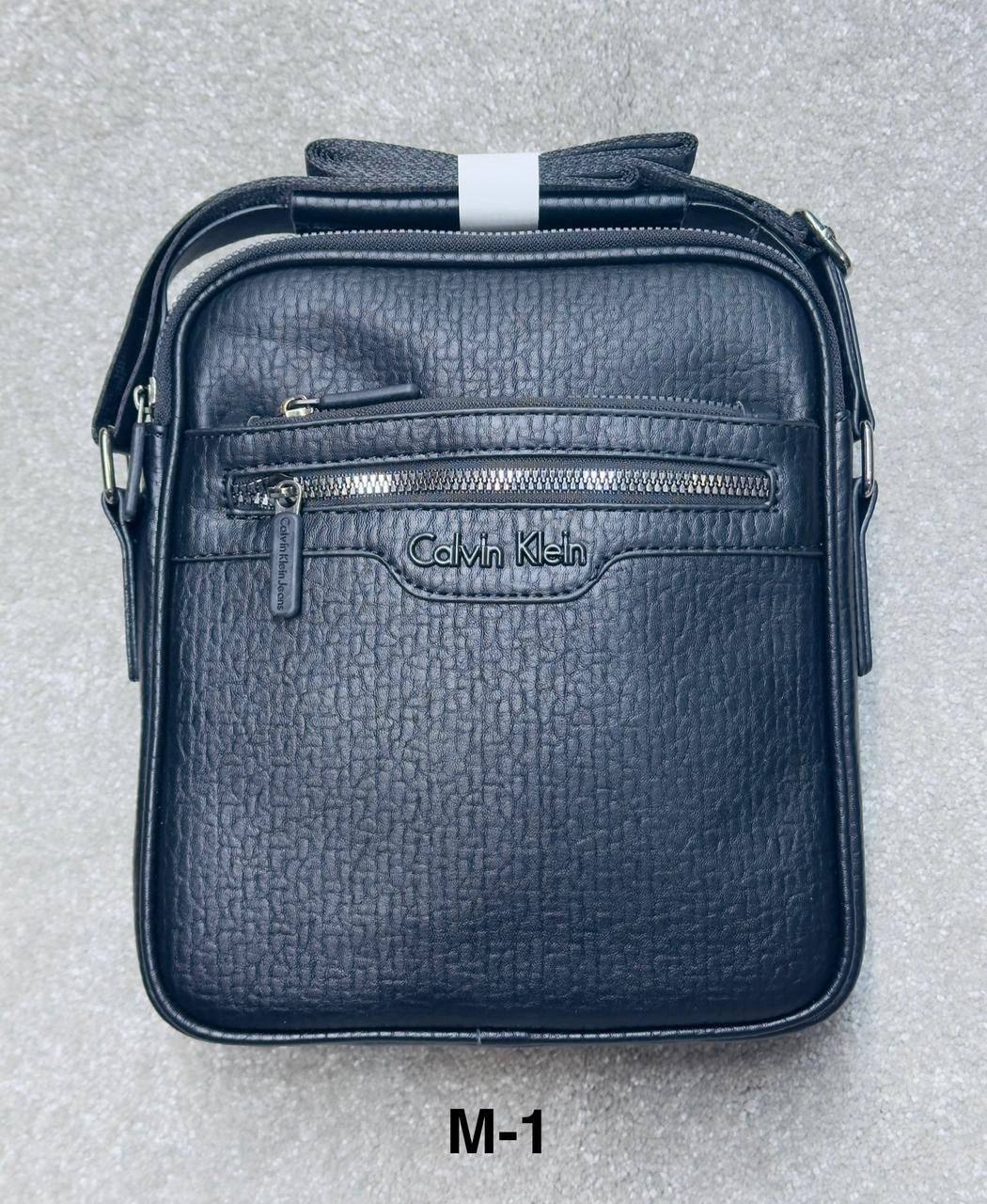 Bags
80 dhs✅

Zain182
♥️♥️♥️