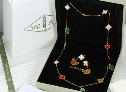 VCA SET 
Necklace 🐦‍🔥
Earring 🦋
Master quality 💯
With normal boxes 📦 
180 dhs🇦🇪🇦🇪

With master box 🗃️ 
240 dhs🇦🇪🇦🇪

Zain216
♥️♥️♥️
