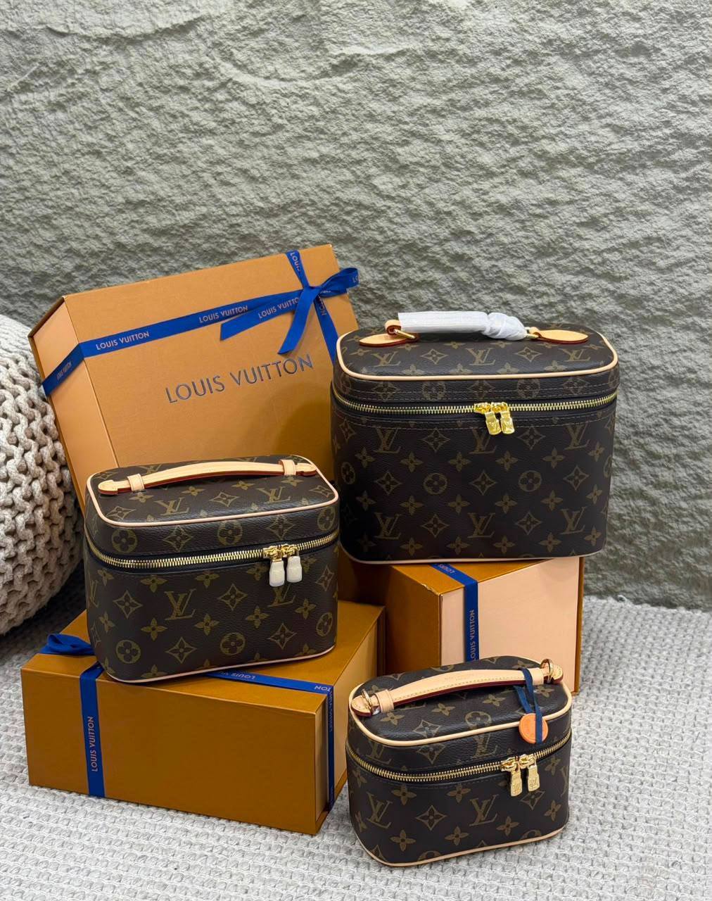 LV
big  100 dhs🇦🇪🇦🇪
size 24×13×17cm

medium 95 dhs🇦🇪🇦🇪
size 18×10×13cm

small  90 dhs🇦🇪🇦🇪
size 15×8×11cm

with box

Zain42
♥️♥️♥️