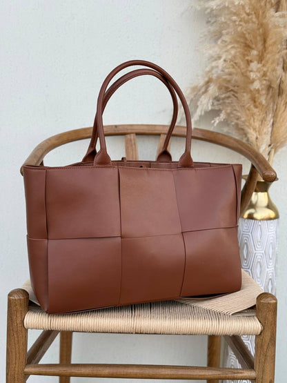 BOTTEGA VENETA
32cm
360 dhs🇦🇪
40cm
380 dhs🇦🇪
Top quality

Zain167
♥️♥️♥️