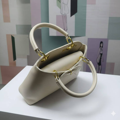 CHRISTIAN DIOR
ᴄɪɢᴀʟᴇ sɪɢɴᴀᴛᴜʀᴇ ʙᴏᴡ
ᴡɪᴛʜ ʟᴏɴɢ ʙᴇʟᴛ sᴛʀᴀᴘ
ɢᴏʟᴅ ʜᴀʀᴅᴡᴀʀᴇ
sɪᴢᴇ : 30 cm

75 dhs💓

Zain31
♥️♥️♥️