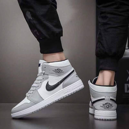 New Stock
broke Sizes
Size 39to45   
50 dhs❤️

Zain163