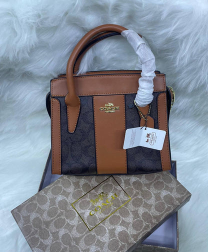 Coach

95 dhs✅ 

with box
🎁🎁🎁

Zain72
♥️♥️♥️