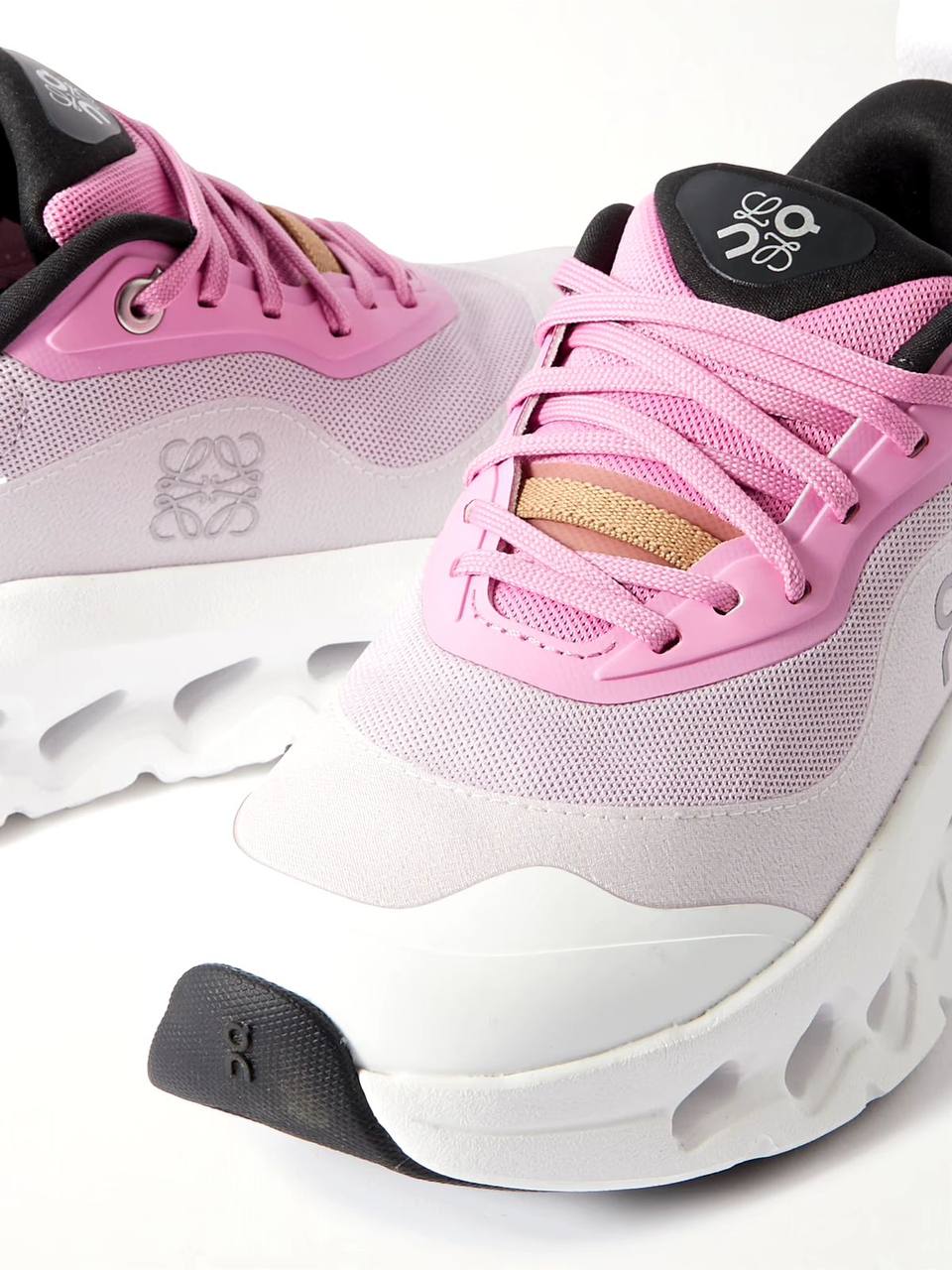 LOEWE + ON Cloudtilt 2.0 ‘Pink/White’☁️🌷
36-41 AVAILABLE 
210 dhs💓

Zain242
♥️♥️♥️