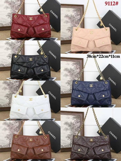 CHANEL
HIGH QUALITY 
120 dhs✅
Size:38cm

Zain39
♥️♥️♥️