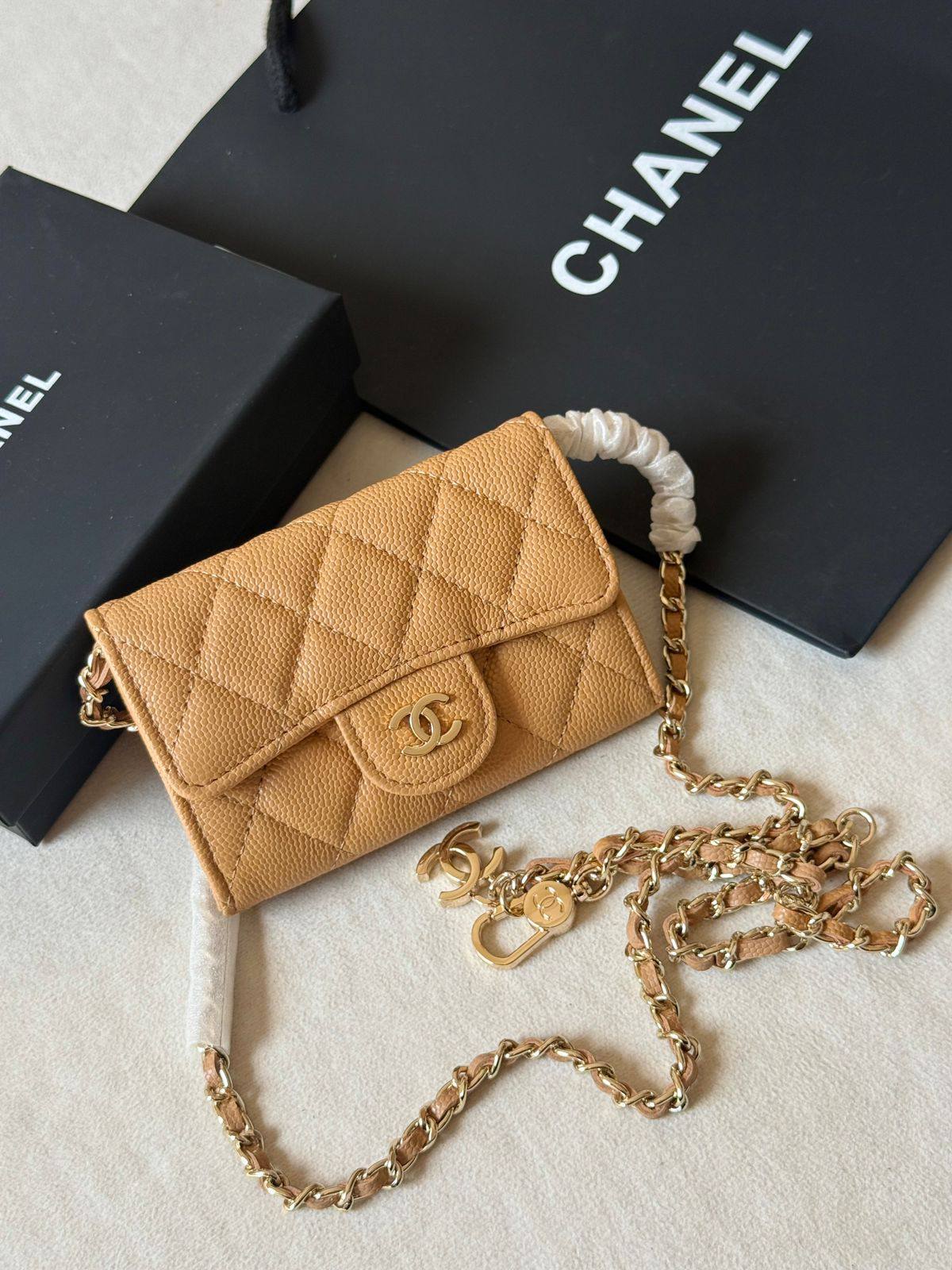 Chanel
Super master quailty

380 dhs🇦🇪🇦🇪

Zain275
♥️♥️♥️