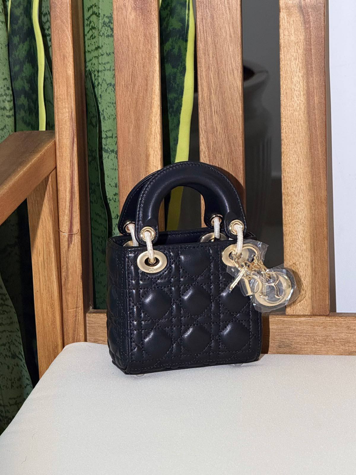 DIOR
Super Master Quality ⚡️
Original Packing 🎁
Size 12CM📏
For Price 👇 WhatsApp✅
0568585901 
0507557372
0552275751 Owner Zain 👌

Zain321
♥️♥️♥️