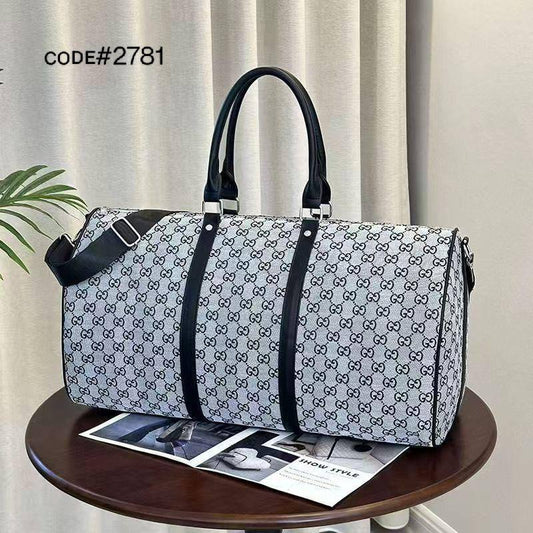 LV / GUCCI
TRAVELLING BAG
ᴄᴀɴᴠᴀss ᴍᴀᴛᴇʀɪᴀʟ
sɪᴢᴇ : 55 cm

70 dhs❣️

Zain31
♥️♥️♥️