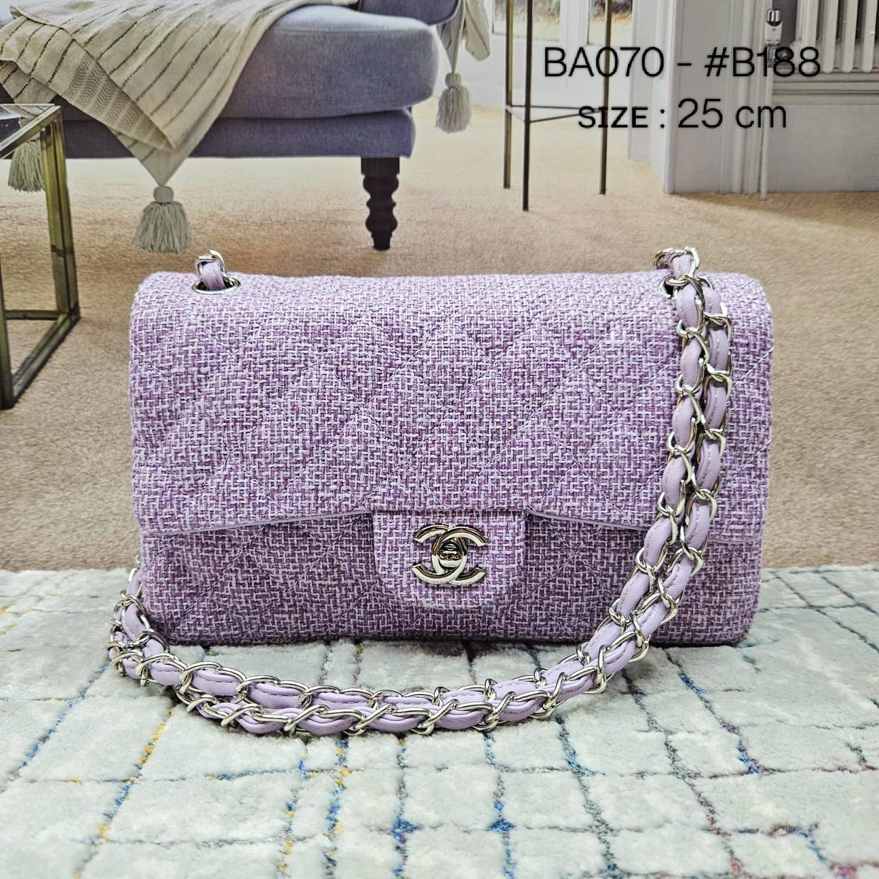 CHANEL ᴄʟᴀssɪᴄ
ᴛᴡᴇᴇᴅs ᴍᴀᴛᴇʀɪᴀʟ
sʟɪɴɢ ʙᴀɢ 
sɪᴢᴇ : 25 cm
ᴡɪᴛʜᴏᴜᴛ BOX

105 dhs💓

Zain31
♥️♥️♥️