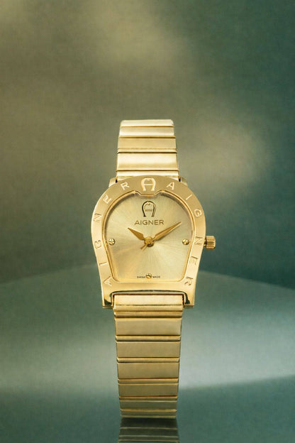 Aigner watch for ladies 
good quality 
280 dhs🗽

Zain59
♥️♥️♥️