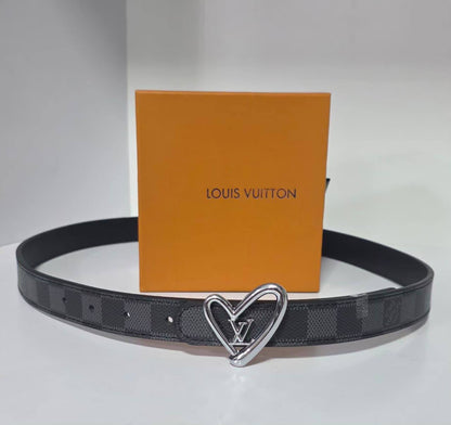 Ladies belts 
with box 
35 dhs💛

Zain232
♥️♥️♥️