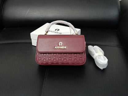 MK
Aigner
90 dhs🇦🇪🇦🇪
size 20cm
with box

Zain26
♥️♥️♥️