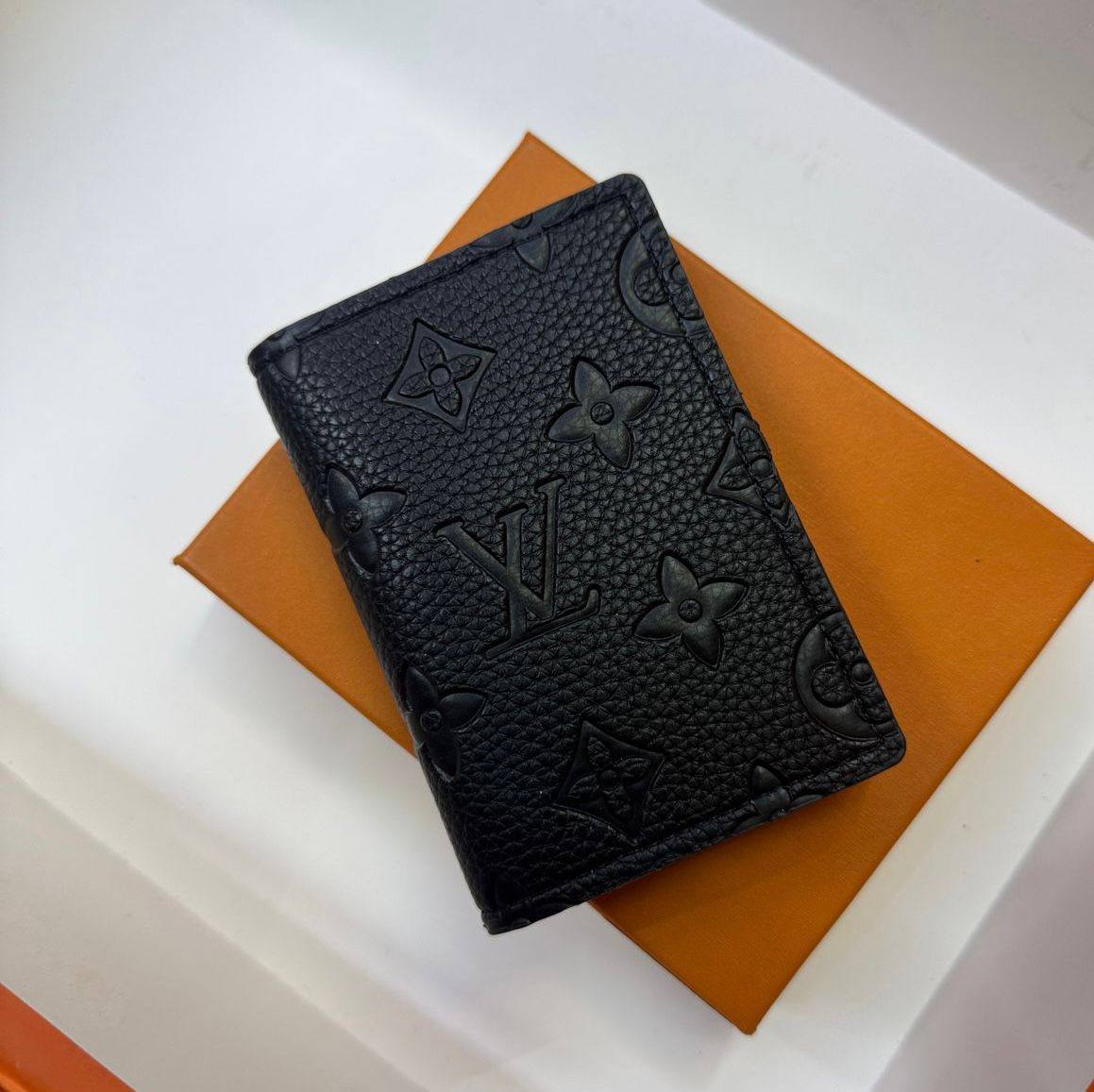 LV - Goyard 
Wallets 
With box 
🎁🎁🎁

30 dhs🇦🇪

Zain93
♥️♥️♥️