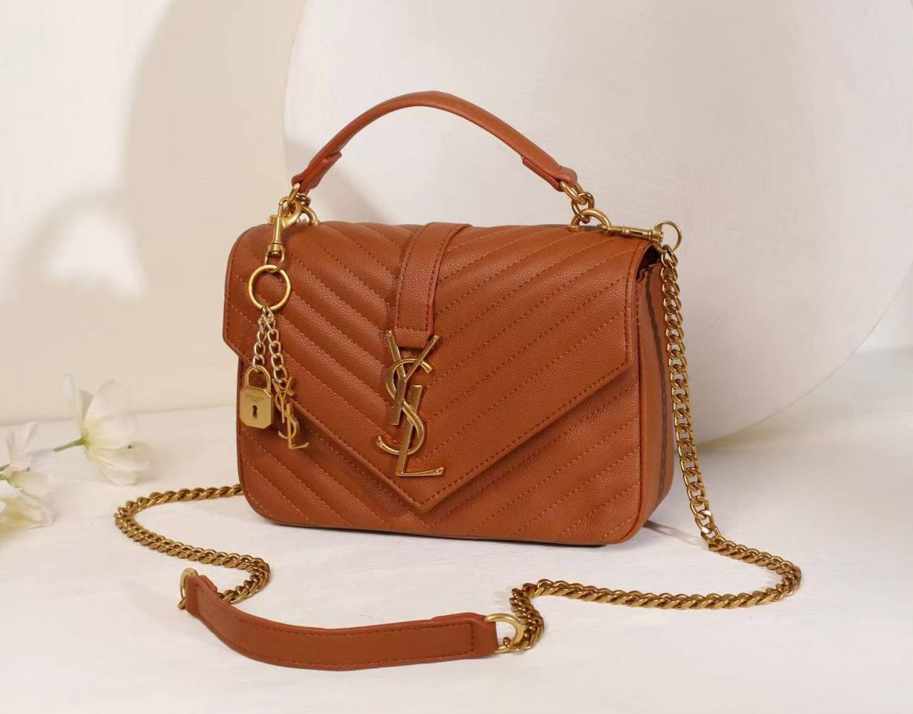 YSL 

NEW CAME 

GOOD QUALITY 

WITH BOX 

110 dhs🇦🇪🇦🇪
Zain39
♥️♥️♥️